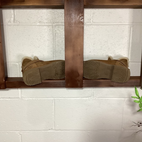 UGG | Boots | Size 8 | Tan | Excellent Condition - Picture 4 of 4